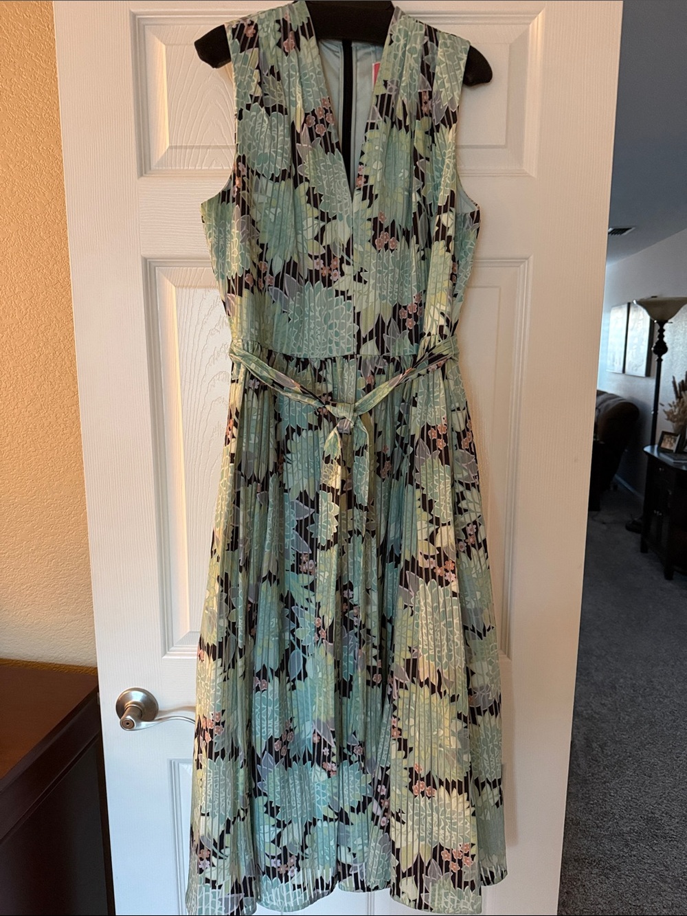 Kate Spade New York "Dahlia Bloom Burnout" dress - Picture 3 of 7